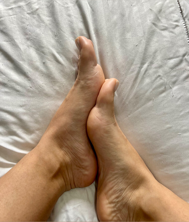 Pezinho da Lua-one foot banner image