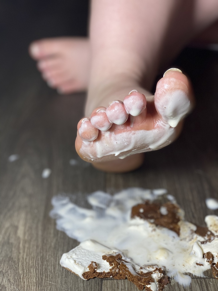 Phoenix Feet Babygirl banner image