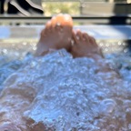 Happy feet😊 avatar
