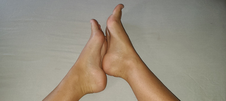 pinky.luly.feet cover image