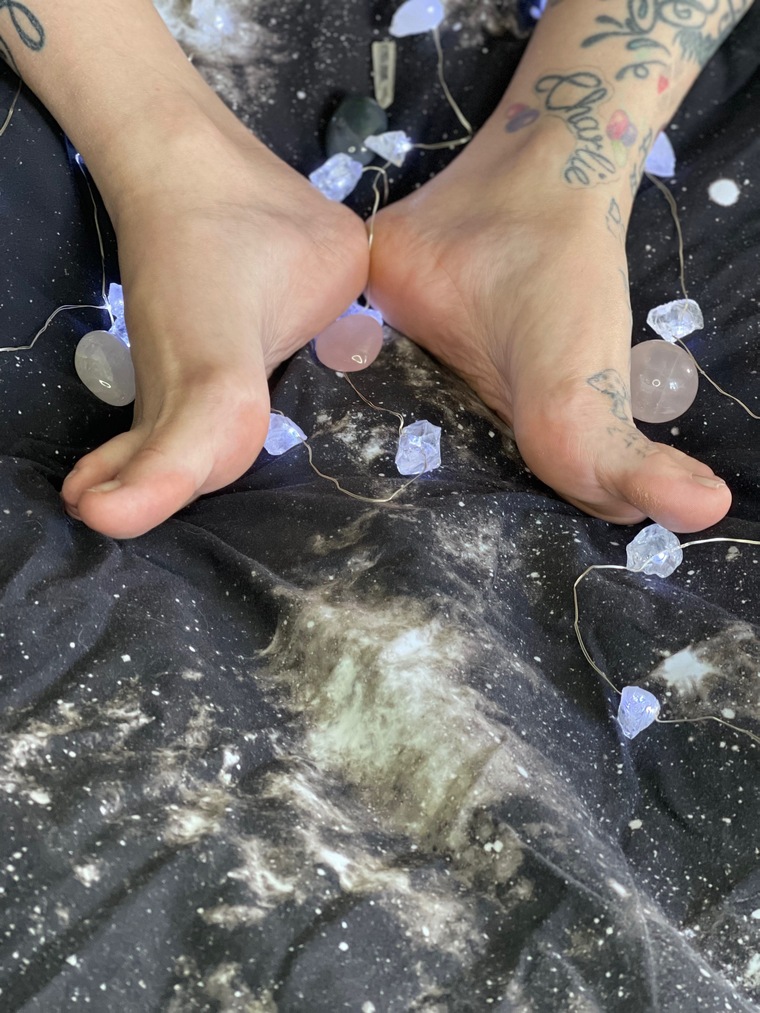 PregnantPixiefeet banner image
