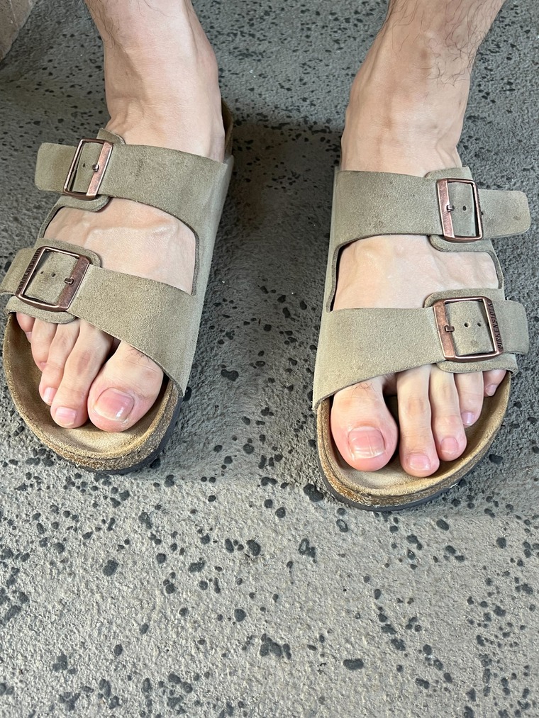 pretty_biracial_feet banner image