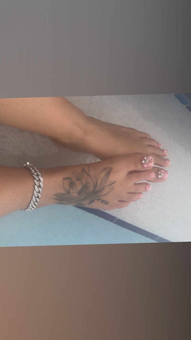 Prettyfeet.tings cover image