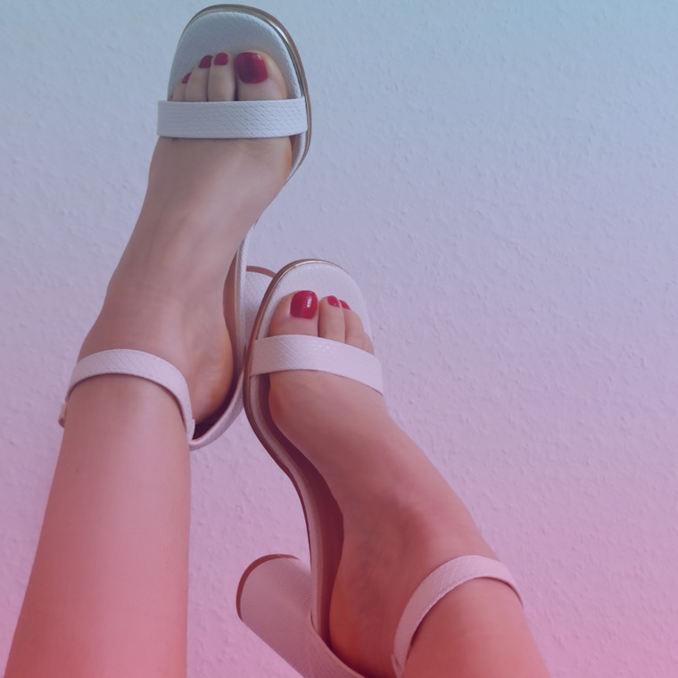 Ella_feet cover image