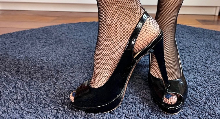 _pretty_little_pink_feet_ banner image