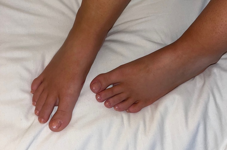 PrettyLittleFeet cover image