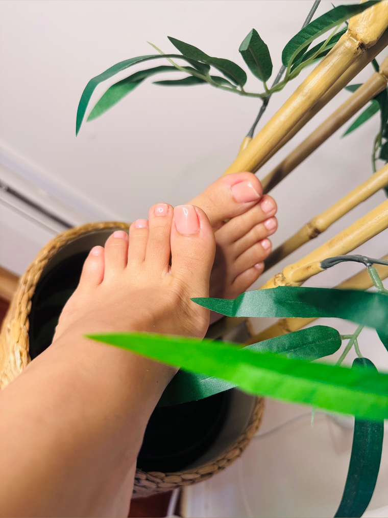 Pretty Little foot cover image