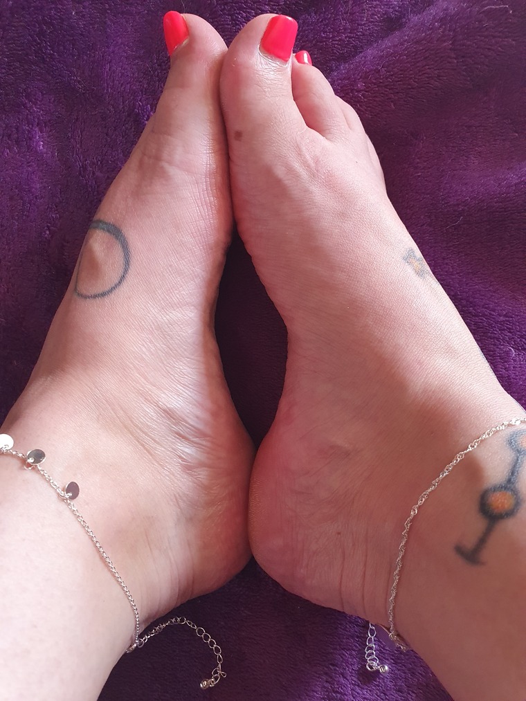 Pretty Tattoed Feet banner image