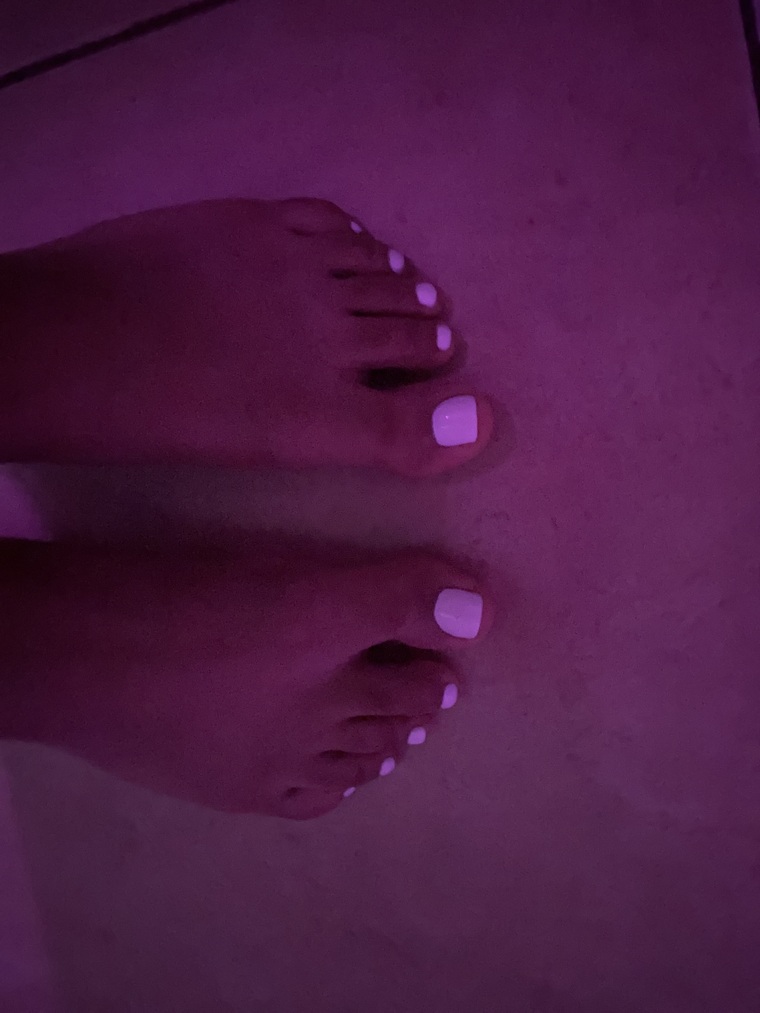 Pretty toes 🥰 banner image