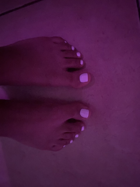 Pretty toes 🥰 cover image