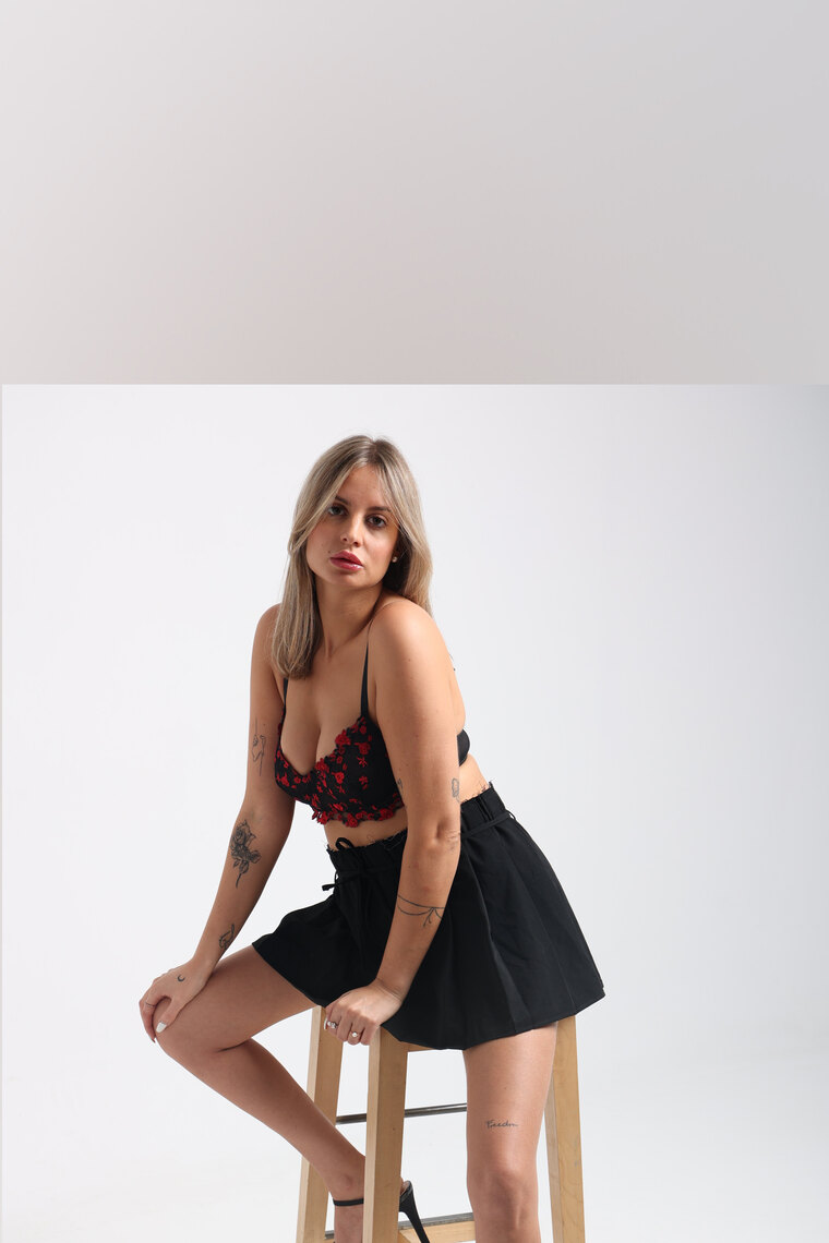 Pretty Woman 😈🐈‍⬛ cover image