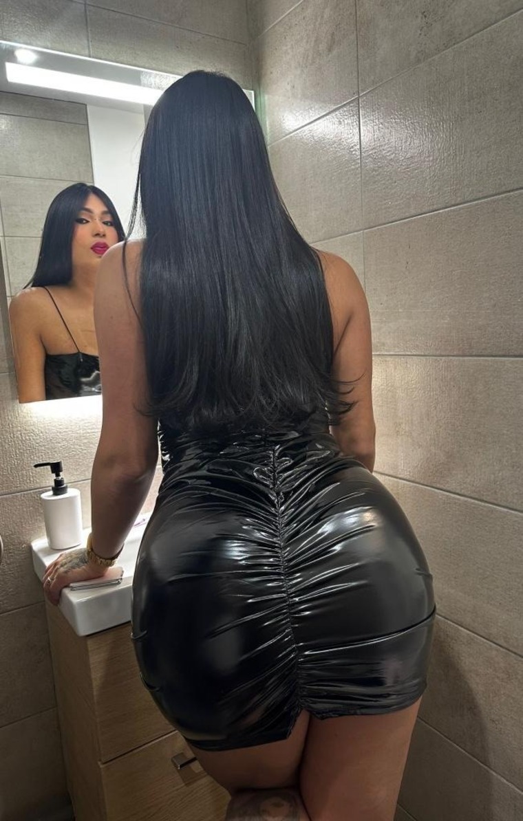 𓃭 Tainá Gomez cover image