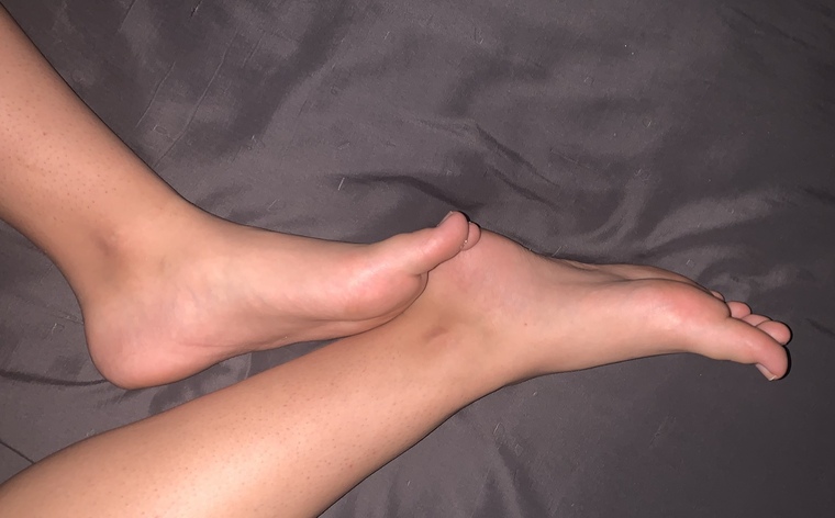 Paris’ feet banner image