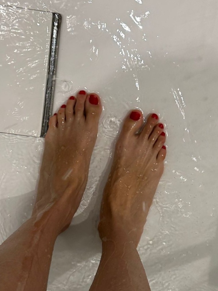 Amanda hot feet banner image