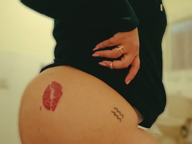 Pussy N Milk 🍑🥛 cover image