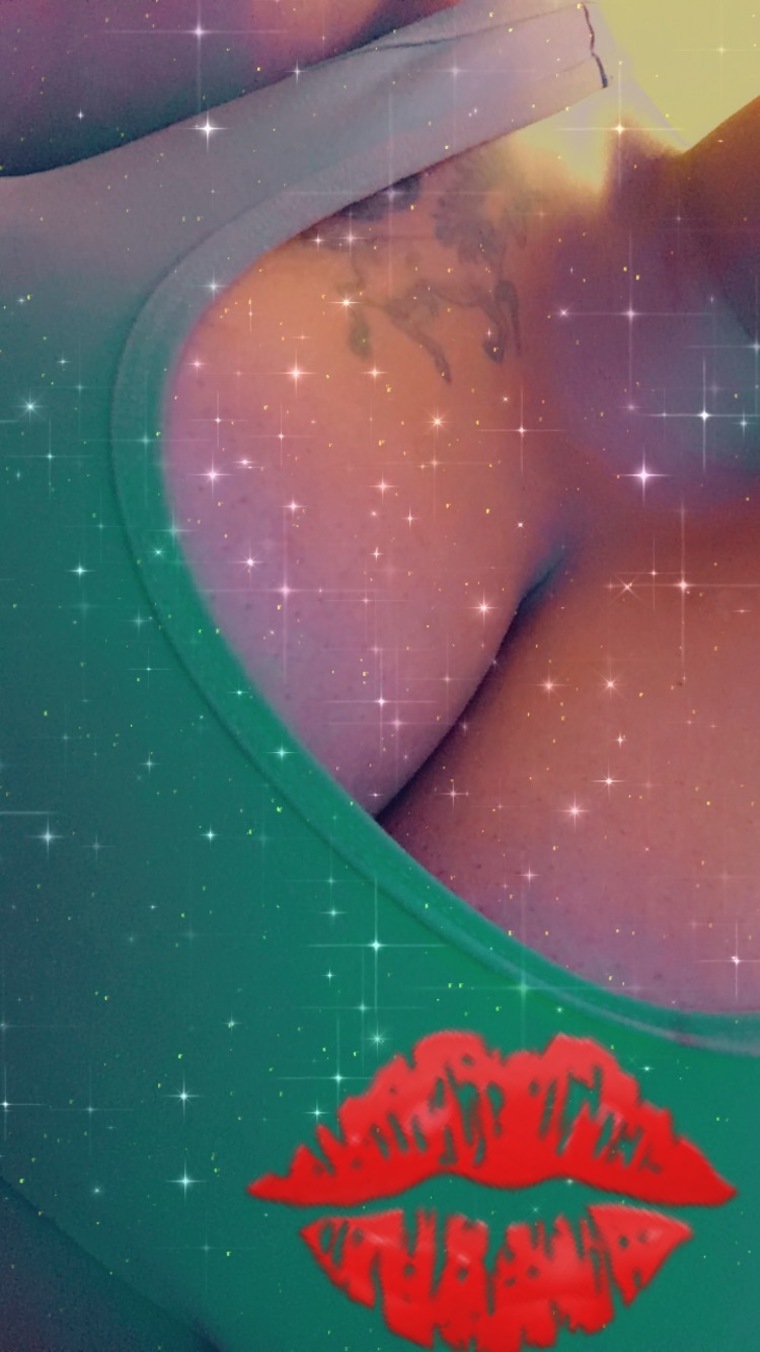 Qu33nCali cover image