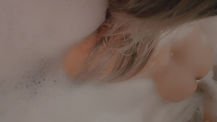 quebecgirlxx cover image