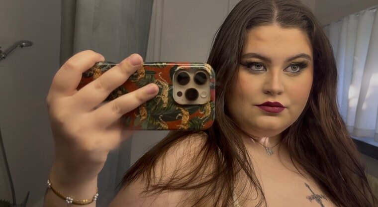 Queen-Mariee cover image