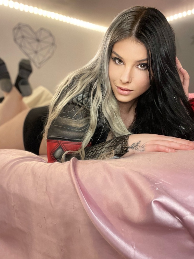 Queenalexe cover image