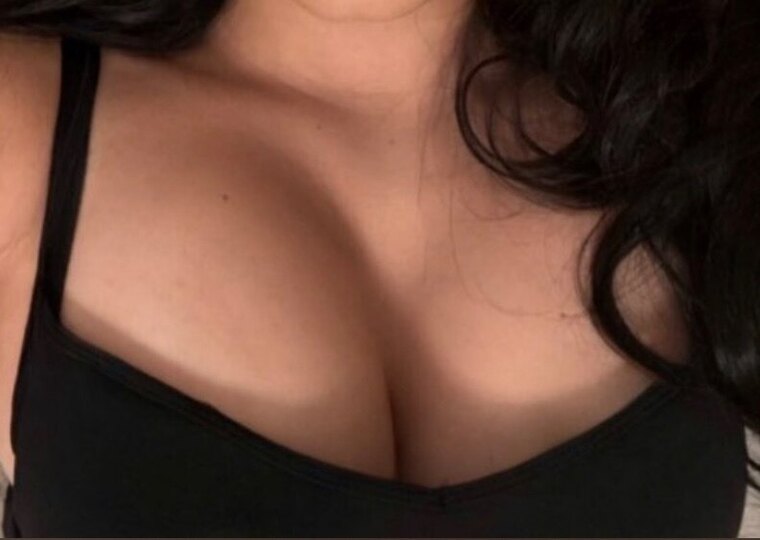 QueenAria🥰😍🥵 banner image