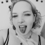 QueenBeeBee avatar