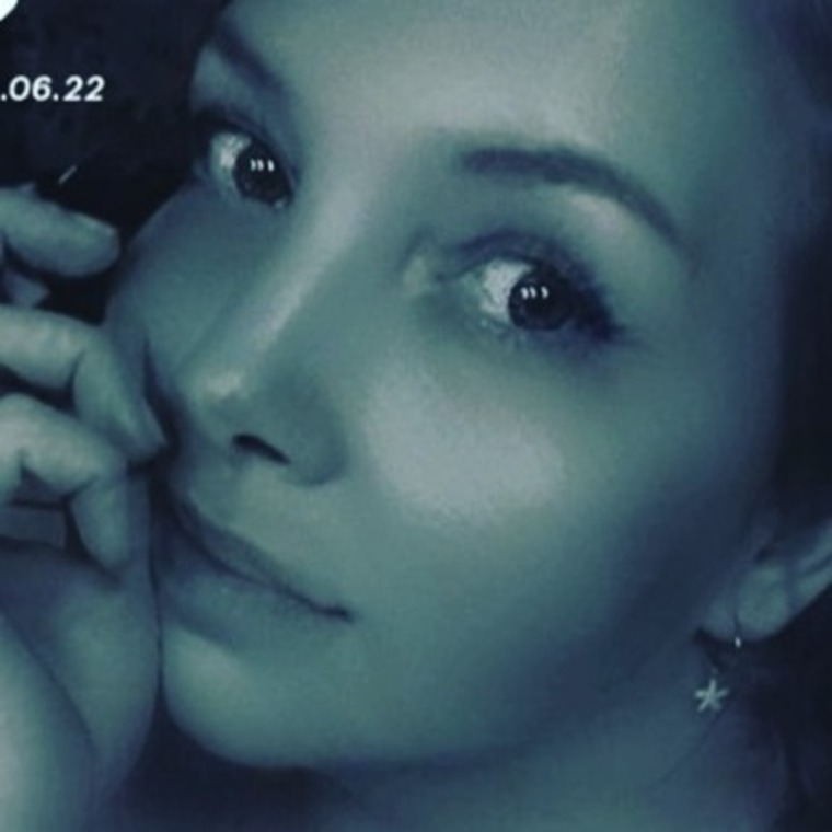 QueenBeeBee cover image