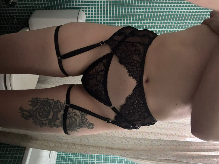 Queen Charly banner image