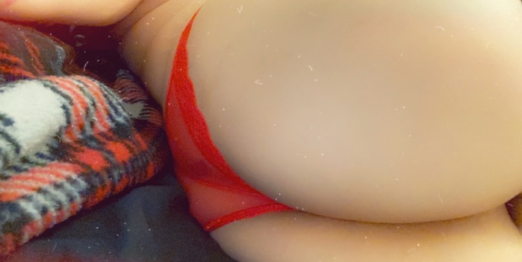 Queen Dee banner image