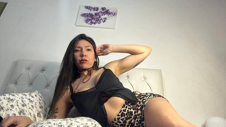 Latinas do it better cover image