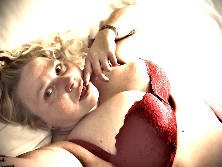 Queenbarbiebee716 banner image