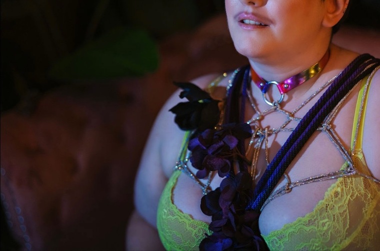 q (they/them) banner image