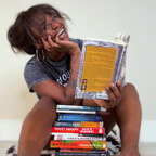 Raina Readswell 📚 avatar