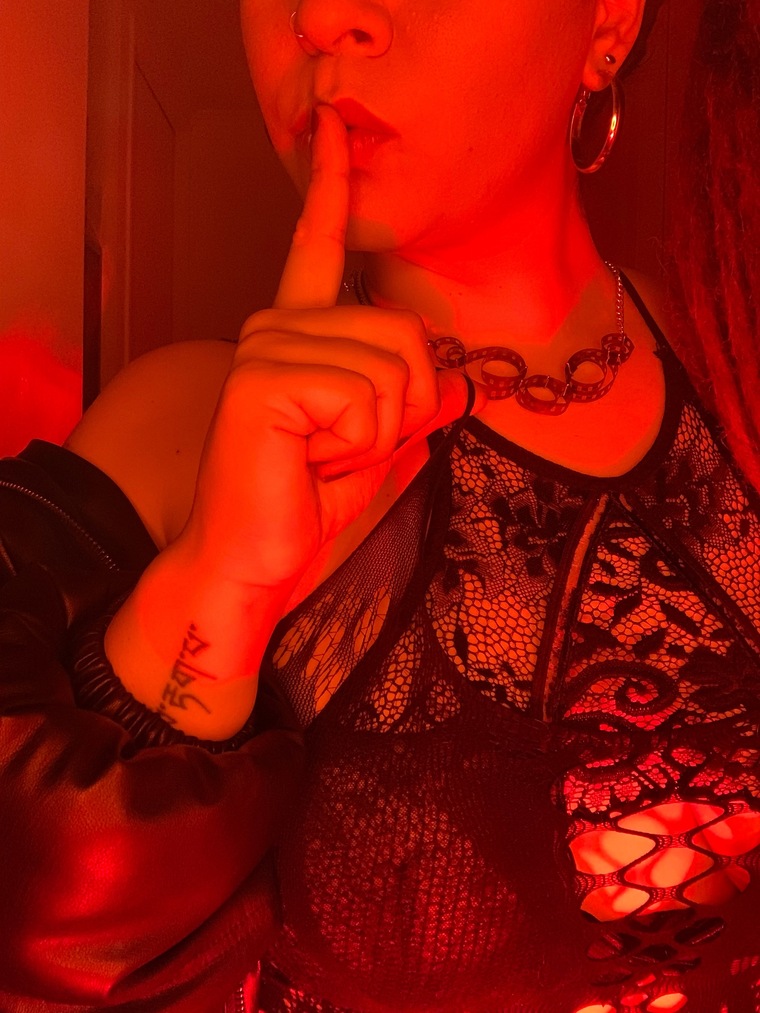 Queen Jan👑 cover image