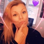 Rayne - Hot Mom avatar