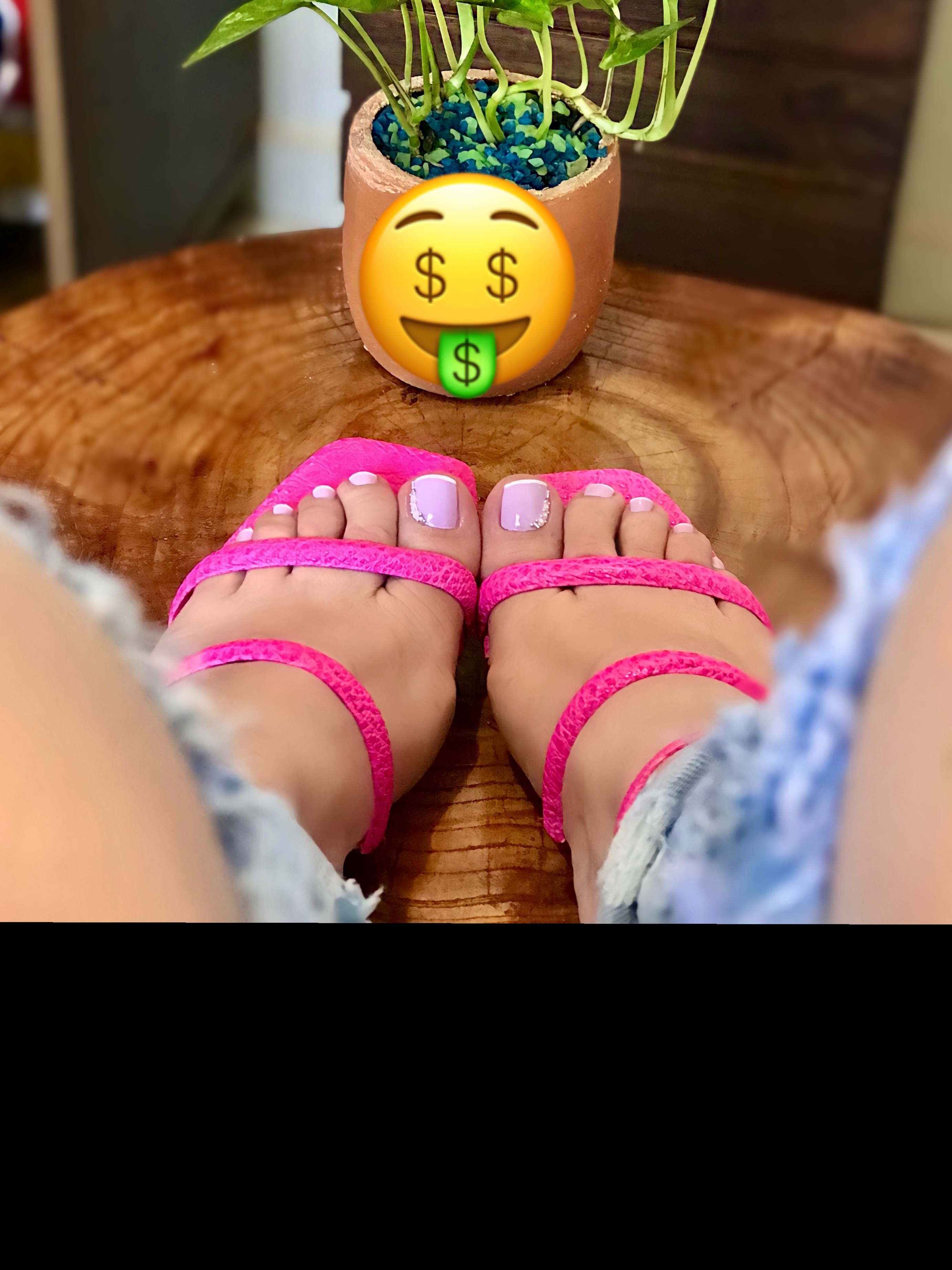 Only feet π£ banner image