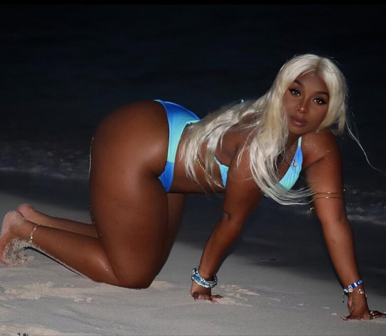 Coco🍫 cover image