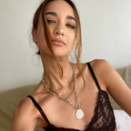 Rebeca Sugar avatar