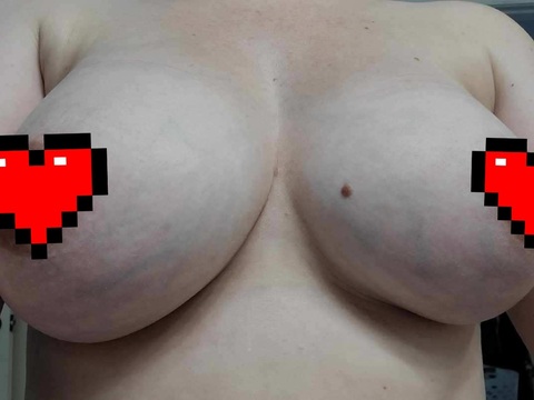 Redthebustypetite cover image