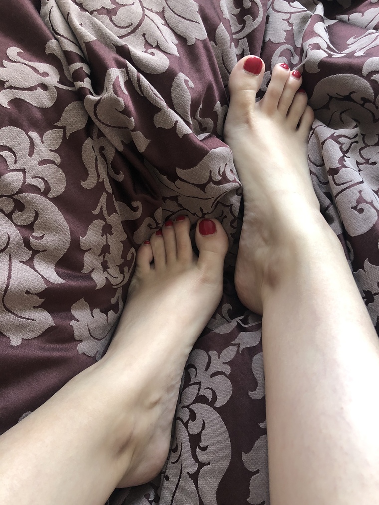 Rednailsfeet cover image