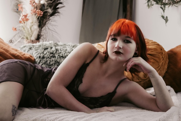 Roxie Redrum🥰 cover image