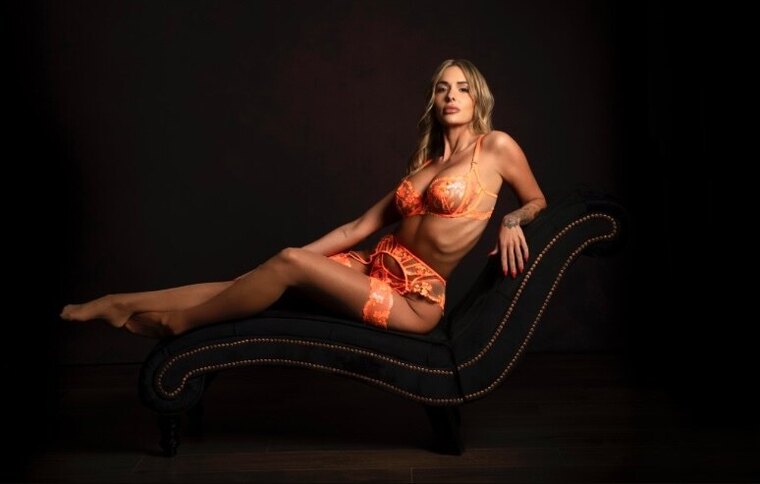 Renee Leigh banner image