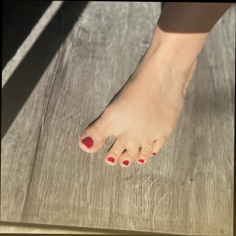 ReneesCuteFeet cover image