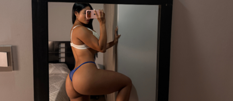 Riley Kanes banner image