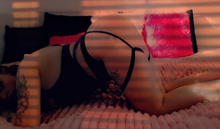 RogueFoxyGirl25 cover image