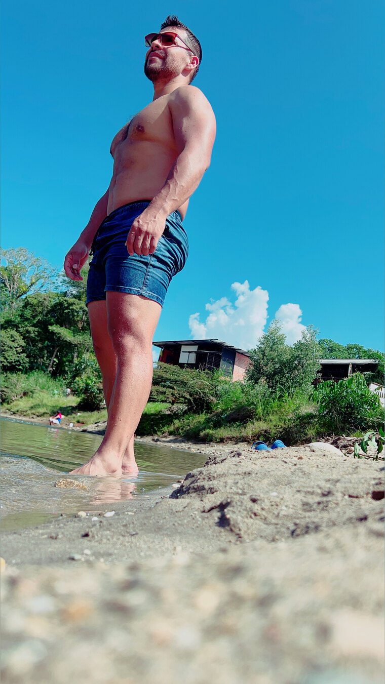 Rommel Espinoza de los Monteros cover image