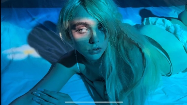 Luna🌙 cover image