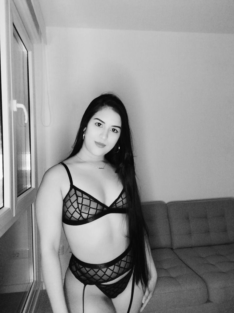 ℝ𝕠𝕤𝕚 𝔹𝕒𝕓𝕪 😈🔥 cover image