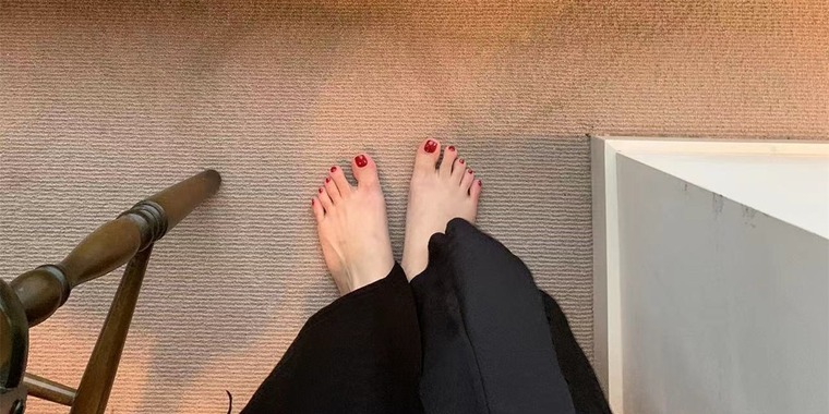 Rouge toes cover image