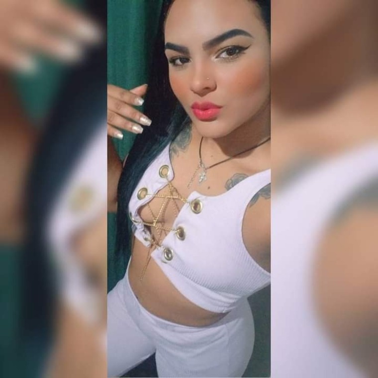 Lesly_ cover image