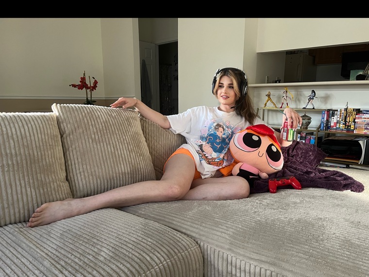 Roxi Otaku banner image